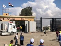 Mısır Kızılayı: Refah Sınır Kapısı'ndan Gazze'ye giren ilk yardım konvoyu 20 tırdan oluşuyor