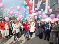 Kepez’de Kanser Farkındalığı İçin Gökyüzüne Pembe Balon Bırakıldı