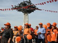 İzmir'de lösemili çocuklar için farkındalık yürüyüşü