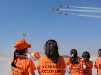 SOLOTÜRK ve Türk Yıldızları, lösemili çocuklar için Konya'da gösteri uçuşu yaptı
