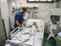 Gazze'deki Mehdi Çocuk Doğum Hastanesi'ne İsrail saldırısı sonucu iki doktor hayatını kaybetti