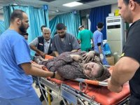 İsrail ordusunun baskınına uğrayan Şifa Hastanesindeki doktorlar, yaşadıklarını anlattı