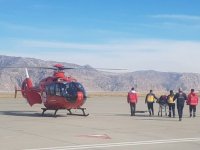 Safra Kesesi Rahatsızlığı Olan Kadın Ambulans Helikopterle Van’a Sevk Edildi