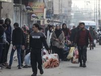 Gazze'de yerinden edilen binlerce Filistinli su ve gıda eksikliği nedeniyle hastalıkların pençesinde