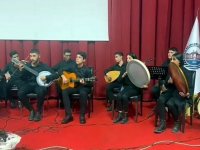 Diyarbakır'da öğrenci ve hastalar sağlık çalışanları için konser verdi