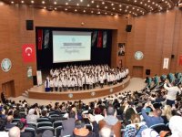 Balıkesir Üniversitesi Tıp Fakültesinin yeni öğrencileri beyaz önlüklerini giydi