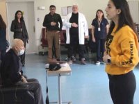 Kütahya Evliya Çelebi Hastanesinde Onkoloji Hastalarına Yoga Desteği