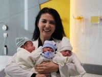 12 Yıllık Bebek Özleminin Ardından Tüp Bebekle Üçüz Sahibi Oldular