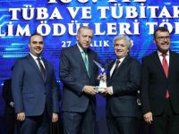 Prof. Dr. Ömer Özkan’a Tübitak Hizmet Ödülü