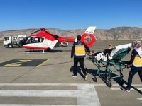 Şırnak'ta 82 yaşındaki hasta, ambulans helikopterle Şanlıurfa'ya sevk edildi