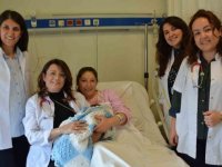 Kalp Hastası Bebek Anne Karnında Tedavi Edildi