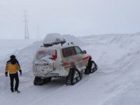 Erzincan’da Karlı Dağları Aşan Paletli Ambulanslar Hastaların Derdine Derman Oluyor