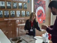 Sular Akademi Hastanesi Depremde Hayatını Kaybedenlerin Anısına Helva İkramı Yaptı