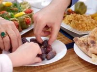 Diyetisyenden Ramazan’da Beslenme Uyarısı: "Sahur Öğününü Mutlaka Yapmalıyız"