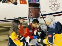 Şırnak’ta Akciğer Enfeksiyonu Geçiren 2 Yaşındaki Çocuk Ambulans Uçakla Ankara’ya Sevk Edildi