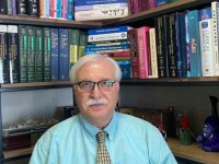 Prof. Dr. Tevfik Özlü: “Sofrada Yavaş Yenilmeli”