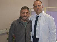 Kolon kanserini yenen sağlık memuru görevine dönmek için sabırsızlanıyor