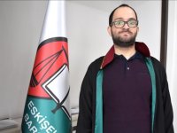 Serebral palsili avukat azmiyle örnek oluyor