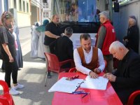 Of'ta öğretmenler ile veliler kan bağışında bulundu