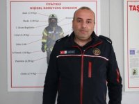 Kocaeli'de itfaiye şoförü genzine süt kaçan bebeği Heimlich manevrasıyla kurtardı