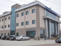 Hastane otoparkında yüksek sesli müziğe ceza