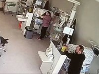 Sağlık Bakanlığı, İstanbul'daki depremde kuvözdeki bebekleri koruyan sağlıkçıların görüntüsünü paylaştı
