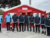 UMKE, depremden etkilenenler için millet bahçelerinde çadır kurdu