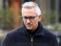 Eski futbolcu Lineker, Gazze belgeselinin yayını iptal eden BBC'nin utanması gerektiğini söyledi