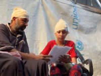 İsrail saldırısında başından yaralanan Gazzeli kız çocuğu, saçlarına ve çocukluğuna kavuşma hayali kuruyor