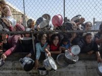 UNRWA: Gazze'de personelimiz de dahil insanlar açlıktan bayılıyor