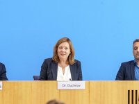 Alman insan hakları örgütleri ve uzmanları: İsrail Gazze'de soykırım yapıyor