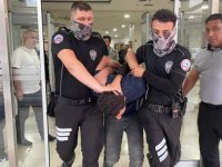 Şanlıurfa'da hastanede bıçaklı saldırıya uğrayan başhekim yardımcısı ve güvenlik görevlisi yaralandı