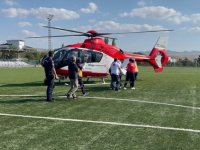 Çankırı'da ambulans helikopter, ayağını balya makinesine kaptıran kişi için havalandı