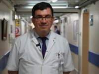 Kulak enfeksiyonu olanlara "havuza girmeyin" uyarısı