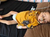 Gazzeli 3 yaşındaki Kerim, nadir görülen hastalık ve yetersiz gıdayla yaşam mücadelesi veriyor