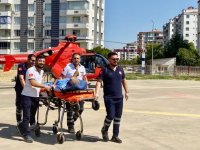 Diyarbakır'da ambulans helikopter uyluk kemiği kırılan 74 yaşındaki hasta için havalandı