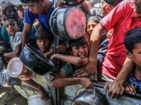 İsrail'in uyguladığı abluka ve sistematik açlık politikasının küçük kurbanı Ali yaşam mücadelesi veriyor