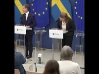 İsveç Sağlık Bakanı Lann basın toplantısı sırasında fenalaştı