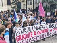 Ağır borç yükü altındaki Fransa’da sosyal huzursuzluk artıyor