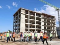 Muş'ta 454 "sismik izolatör"ün kullanıldığı hastane yapılıyor