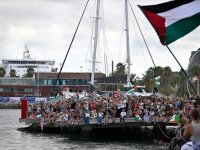 Gazze sahilinde çocuklar vicdanımızı taşıyan Sumud filosunu bekliyor