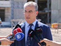 Diyarbakır İl Sağlık Müdürü Asiltürk, yapımı süren Şehir Hastanesinde incelemelerde bulundu