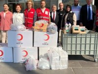 Alaşehir'deki ihtiyaç sahibi hastalara gıda ve giysi desteği