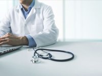 Özel sağlık sigortasında 60 yaş altına ömür boyu yenileme garantili poliçe sunulması zorunlu olacak