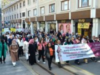 Bursa'da meme kanseri farkındalık ayı yürüyüşü düzenlendi