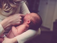 Doğurganlık çağında doğurmak ve emzirmek meme kanseri riskini azaltıyor