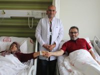 5 gün arayla kalp krizi geçiren anne ve oğlu aynı gün yapılan anjiyoyla sağlığına kavuştu