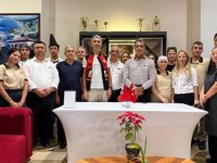 Manavgatlı turizmci sigarayı bırakan ya da içmeyen personelini ödüllendiriyor