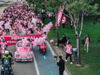 Ağrı'da kadın sağlık çalışanları meme kanseri farkındalığı yürüyüşü yaptı