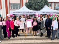 TOGÜ Ebelik Bölümü akademisyenlerinden meme kanseri farkındalık etkinliği